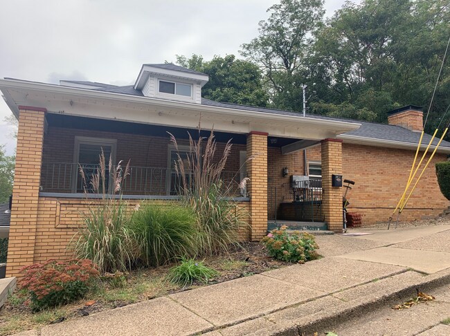 Primary Photo - 1015 Rice Ave