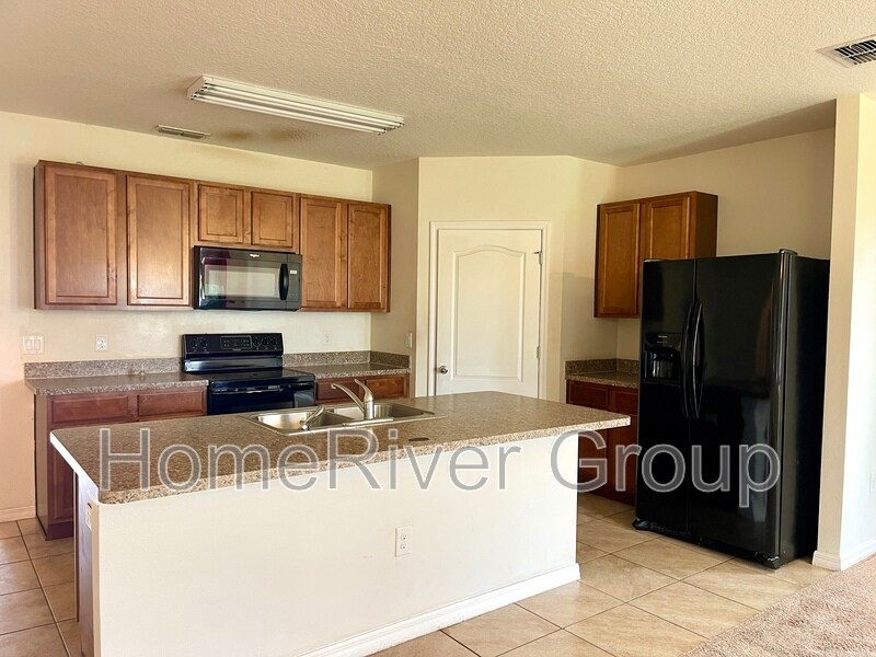 Building Photo - 513 Squires Grove Dr