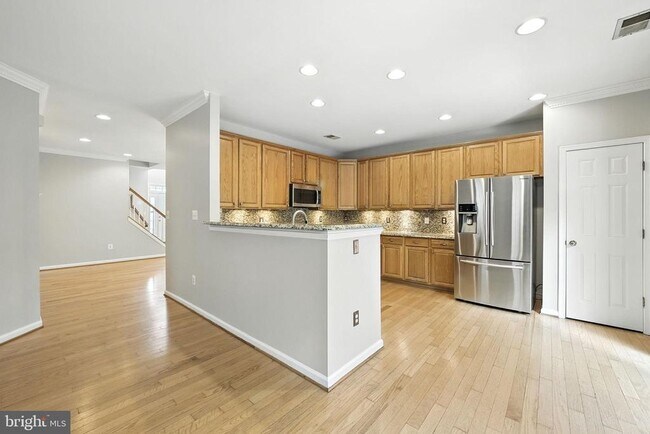 Building Photo - 4705 Manor Dr