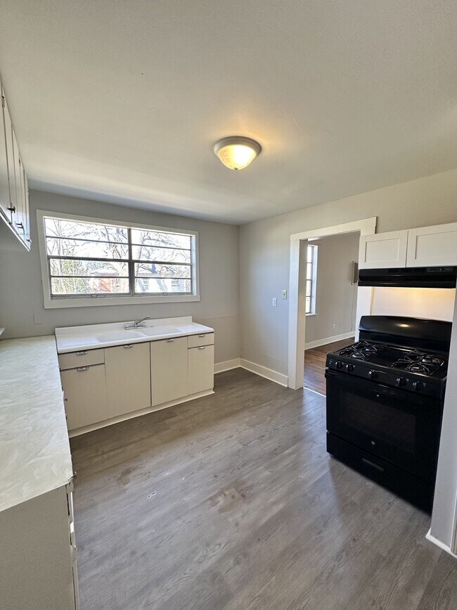 Building Photo - 1126 Escambia St