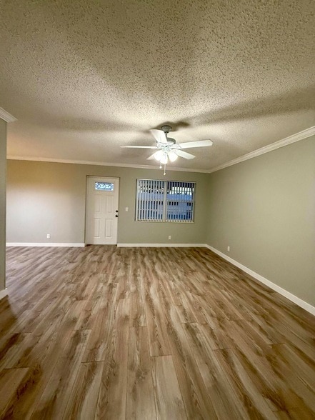 Building Photo - 68 Sussex E