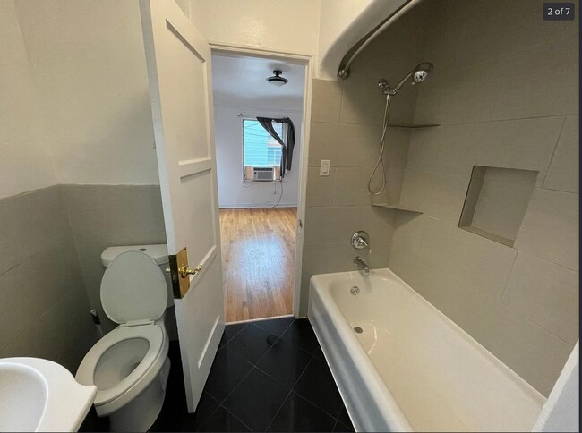 Building Photo - 1062 S Corning St