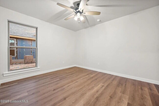 Building Photo - Stunning Newly Built Home in a Lovely Neig...
