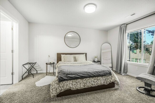 Building Photo - 2702 E 33rd St