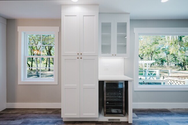 Building Photo - Secluded Four Bedroom Home on Seven Acres in Midway Farms!