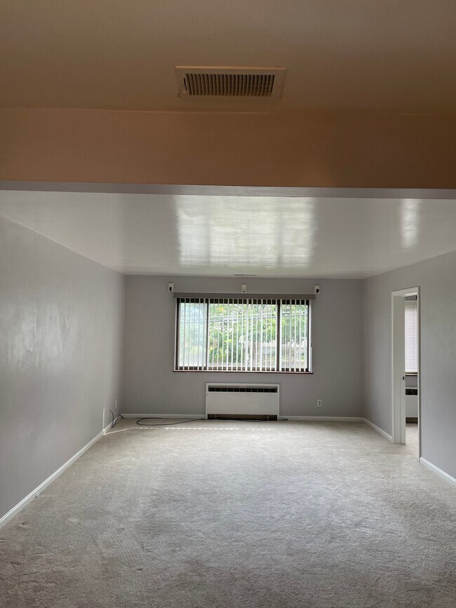 Building Photo - 2774 W North Bend Rd