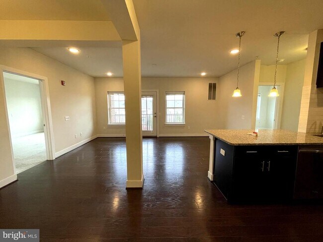 Building Photo - 2903 Bleeker St