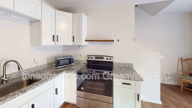 Building Photo - 312 Highline Trl