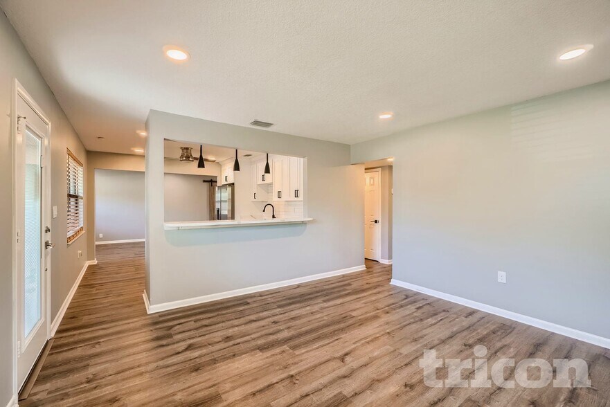 Building Photo - 348 Barbara Cir