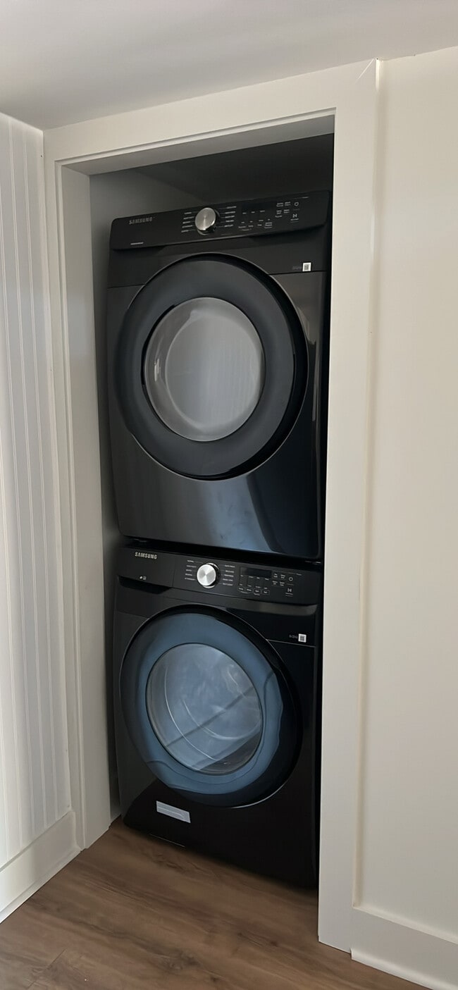 Building Photo - 4301 Waterview Cir