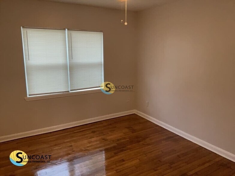 Building Photo - 1438 Magnolia Cir W