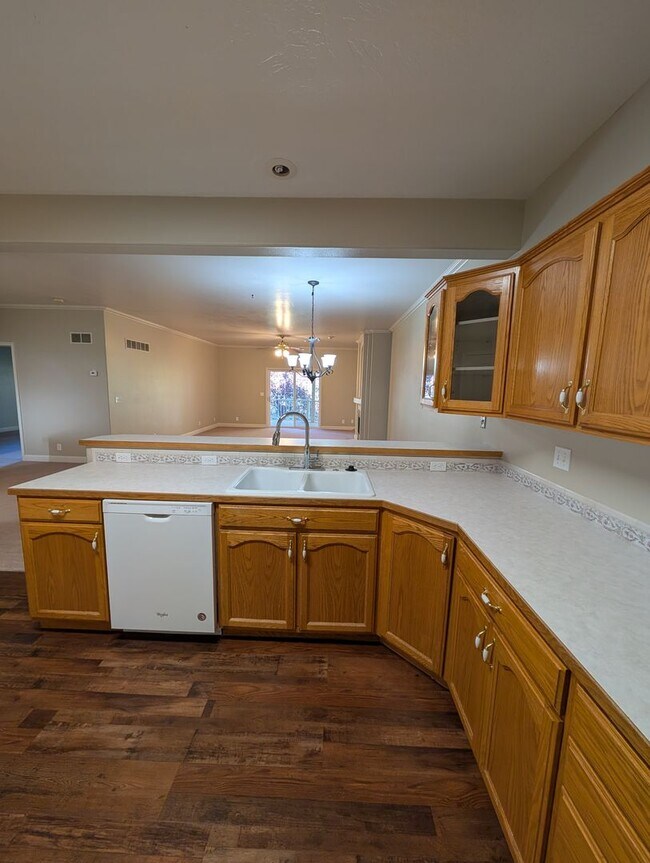 Building Photo - 1366 Delphic Way