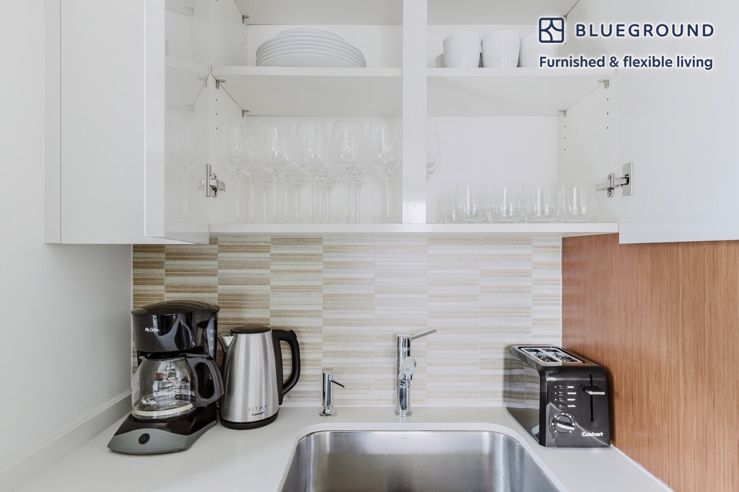 Building Photo - 450 W 42nd St