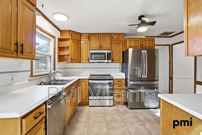 Building Photo - 436 Longleaf Rd