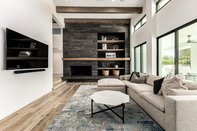 Building Photo - 9917 N 52nd St