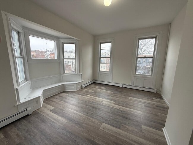 Building Photo - 4619 Park Ave