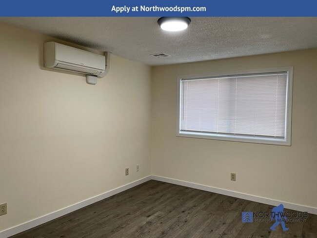 Building Photo - Very Nice 2 Bedroom 2 Bath Front duplex-All Utilities Include except Power