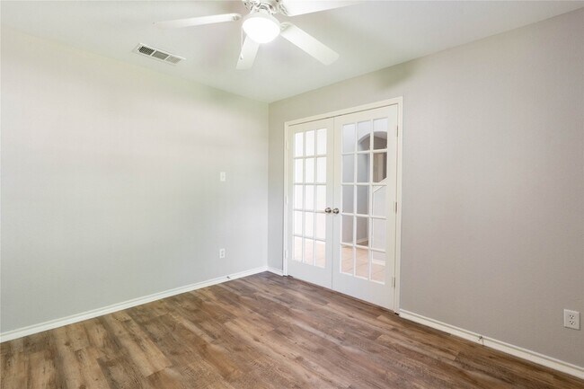 Building Photo - 2012 Meadow View Dr