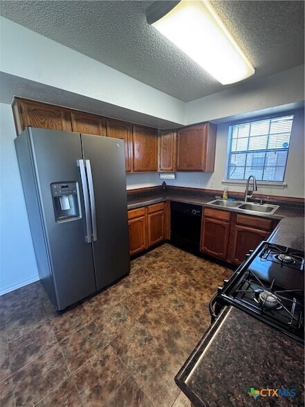Building Photo - 1613 Bobby Lee Dr