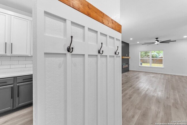 Building Photo - 8030 Bluewater Cove