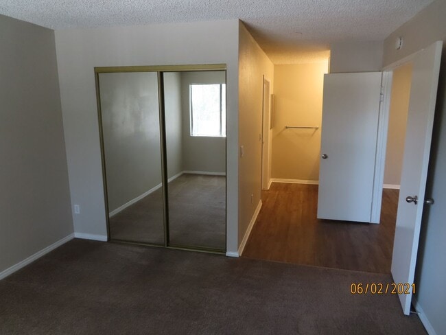 Building Photo - Renovated One Bedroom Condo in Mira Mesa w...