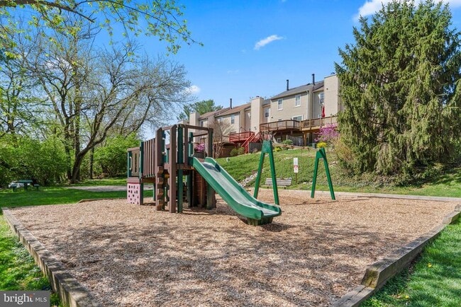 Building Photo - 10267 Green Holly Terrace