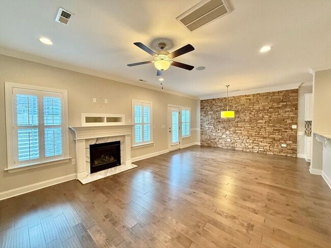 Building Photo - 1019 Monmouth Loop