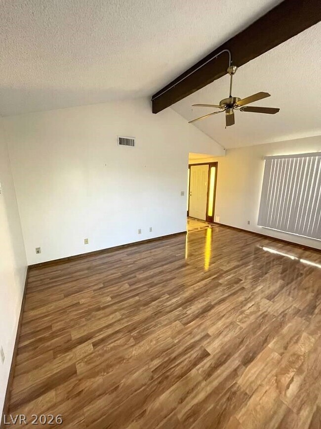 Building Photo - 600 Woodmount Dr