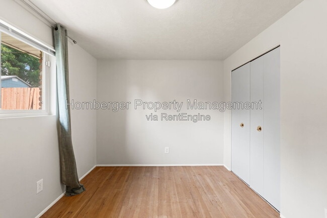 Building Photo - 9717 N Stevens St