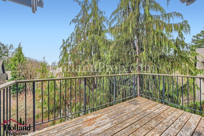 Building Photo - Spacious Home with High Ceilings and Modern Comforts!