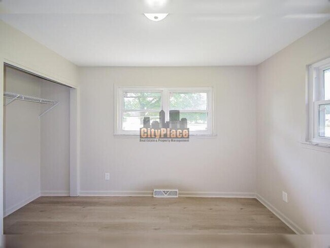 Building Photo - 7504 Honnen Dr N