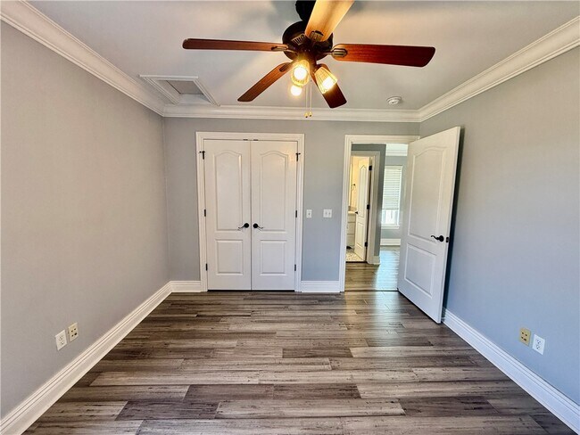 Building Photo - 422 J.T.L Pkwy