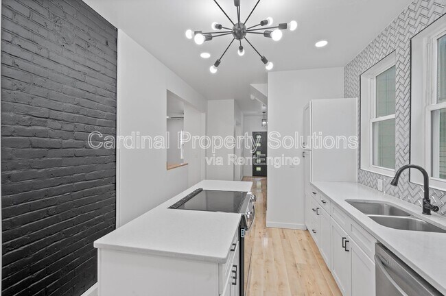 Building Photo - 433 Dorchester Ave