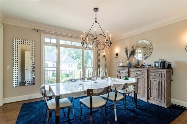 Building Photo - 3850 Glenhurst Dr