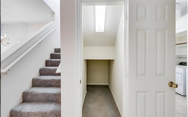 Building Photo - 12565 Piping Rock Dr