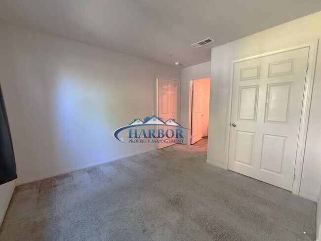 Building Photo - 1215 Canoe Ln