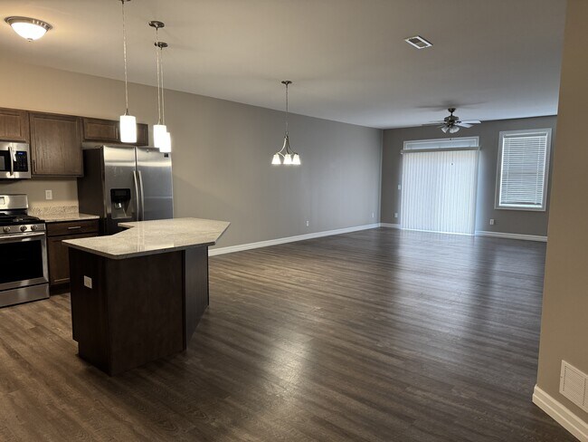 Building Photo - 11616 Willowbrook Rd