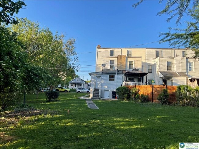 Building Photo - 1342 3rd St