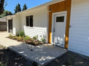 Building Photo - 1246 Hughes St