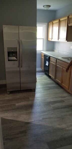 Kitchen - 619 N Menard Ave