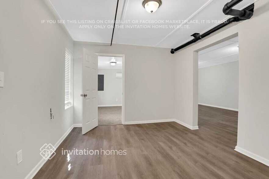 Building Photo - 4150 Hillsborough Dr SW