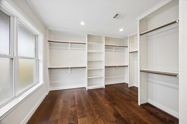 Building Photo - 9407 Cranleigh Ct