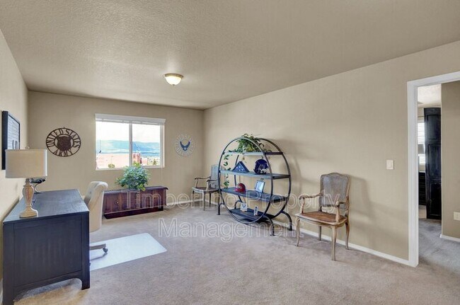 Building Photo - 10744 Echo Canyon Dr