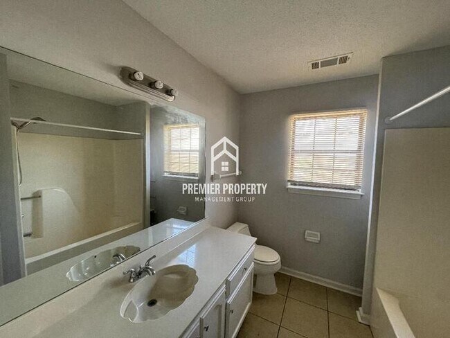 Building Photo - 5738 Riverhead Ave