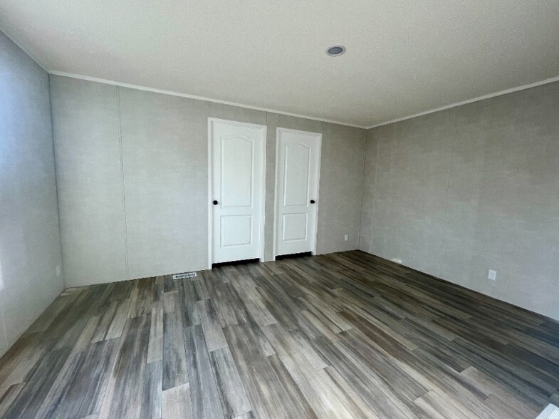 Building Photo - 1405 Elm Hills Blvd