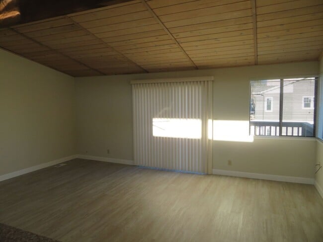 Building Photo - 3 bedroom, 2 bathroom in Scotts Valley