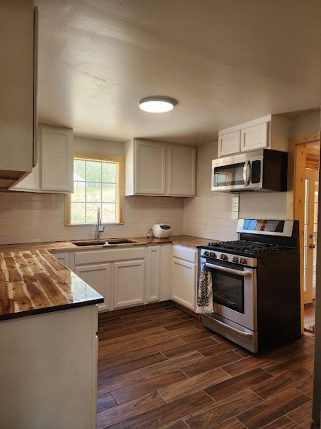 Building Photo - Long Realty & Property Management - Very Beautiful Cabin Close to Ski Resorts