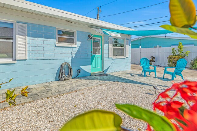Primary Photo - 11325 1st St E