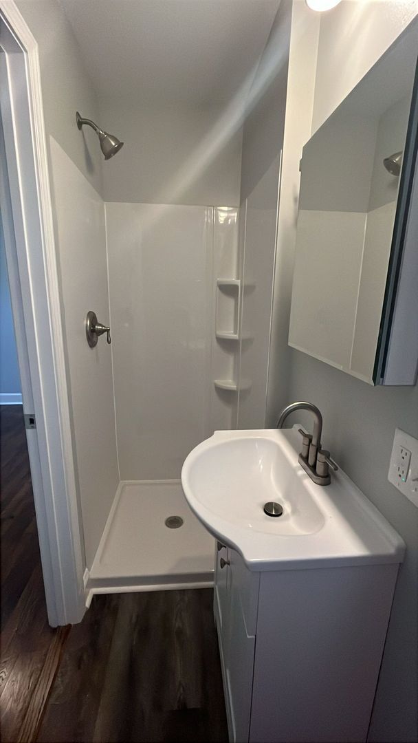Building Photo - 112 Courtney Cir