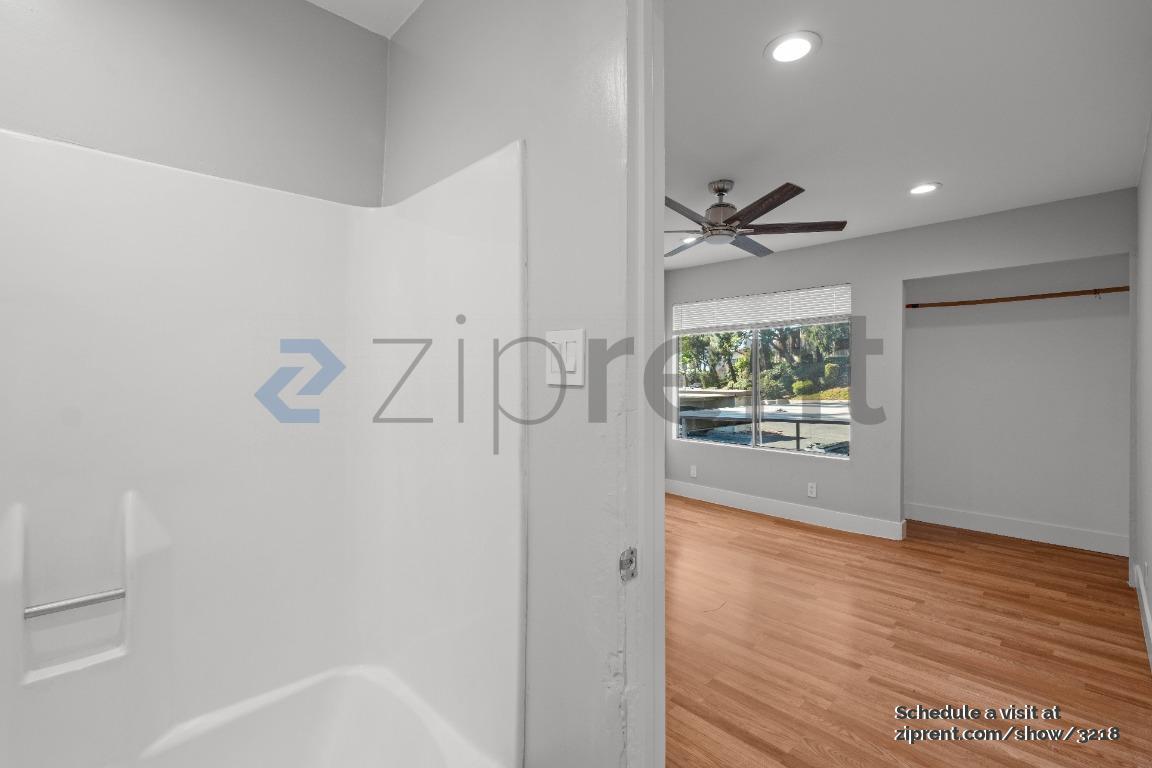 Building Photo - 355 Parkview Terrace